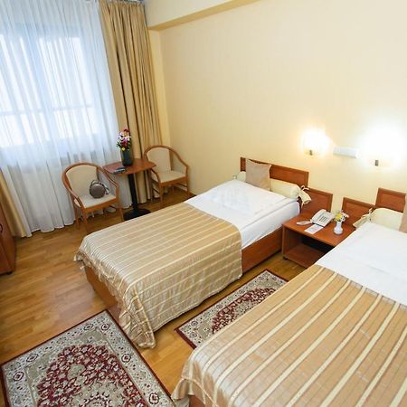 מיירקורה-צ'וק Hotel Fenyo מראה חיצוני תמונה